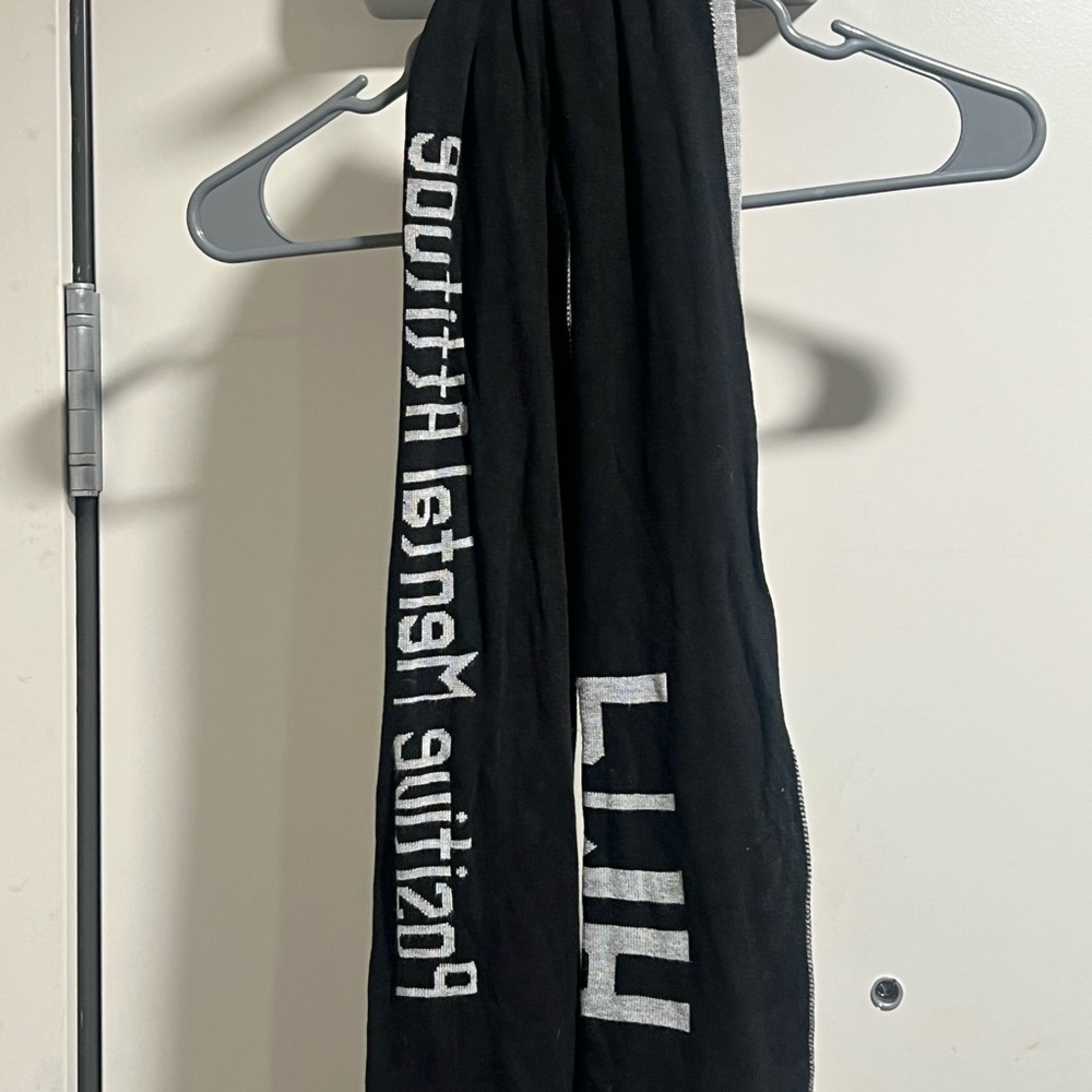 Black and White Graphic Wool Scarf
